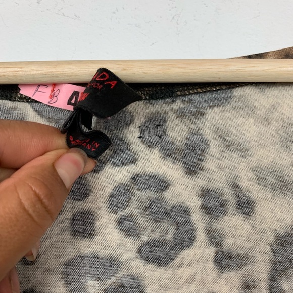 Escada leopard print quarter sleeve top size L - Picture 5 of 7